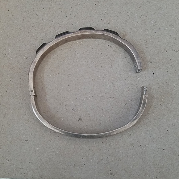 Vintage Sterling Silver and Onyx Bracelet - Picture 3 of 8